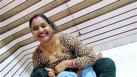 sex karte hue desi|Indian desi women first time chudai karte huye.